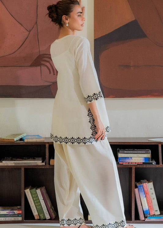 Teteirs 2pc Lawn - BK.Clothings